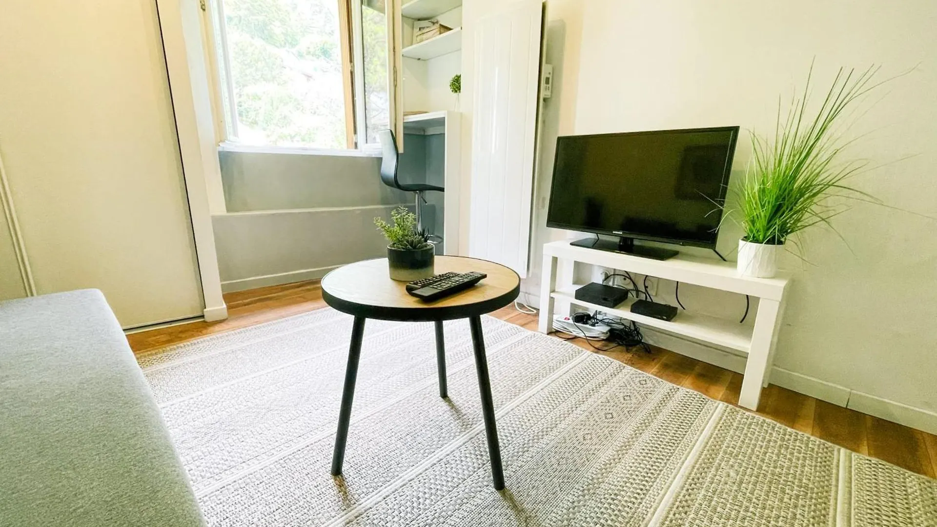 Apartment #A6 Chez Mimi Studio La Tronche Near Hospital